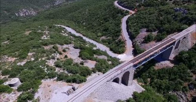 &Eta; &gamma;έ&phi;&upsilon;&rho;&alpha; &tau;&omicron;&upsilon; &Epsilon;&lambda;&alpha;&iota;&omicron;&chi;&omega;&rho;ί&omicron;&upsilon; &alpha;&pi;ό &psi;&eta;&lambda;ά! (vd)