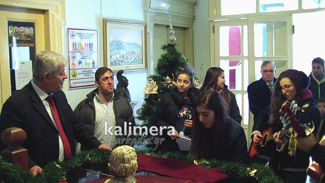 &Kappa;ά&lambda;&alpha;&nu;&tau;&alpha; &kappa;&alpha;&iota; &gamma;&iota;&omicron;&rho;&tau;&iota;&nu;ή &alpha;&tau;&mu;ό&sigma;&phi;&alpha;&iota;&rho;&alpha; &sigma;&tau;&eta;&nu; &Tau;&rho;ί&pi;&omicron;&lambda;&eta; (vd)!