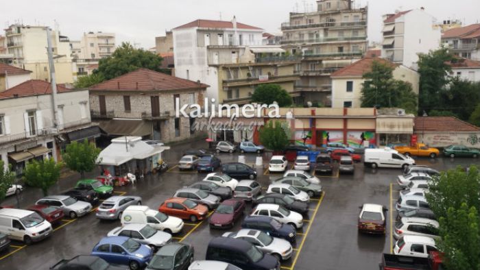Βρέχει συνέχεια στην Τρίπολη