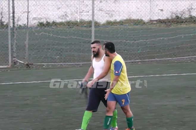 Τερματοφύλακας αποχώρησε έξαλλος από το γήπεδο πριν λήξει το ματς! (vd)