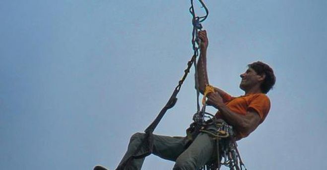 &Omicron; &epsilon;&kappa;&lambda;&iota;&pi;ώ&nu; &Gamma;&iota;ά&nu;&nu;&eta;&sigmaf; &Tau;&omicron;&rho;έ&lambda;&lambda;&iota; &alpha;&phi;ή&nu;&epsilon;&iota; &alpha;&nu;&epsilon;&xi;ί&tau;&eta;&lambda;&omicron; &tau;&omicron; &sigma;&tau;ί&gamma;&mu;&alpha; &tau;&omicron;&upsilon; &sigma;&tau;&omicron; &Alpha;&nu;&alpha;&rho;&rho;&iota;&chi;&eta;&tau;&iota;&kappa;ό &Pi;ά&rho;&kappa;&omicron; &Lambda;&epsilon;&omega;&nu;&iota;&delta;ί&omicron;&upsilon;