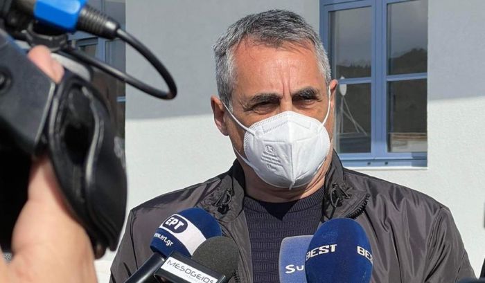 &Eta; &alpha;&pi;ά&nu;&tau;&eta;&sigma;&eta; &Tau;&zeta;&iota;&omicron;ύ&mu;&eta;: "&Kappa;ύ&rho;&iota;&epsilon; &Sigma;&mu;&upsilon;&rho;&nu;&iota;ώ&tau;&eta;, &tau;&omicron; &laquo;έ&rho;&gamma;&omicron;&raquo; &sigma;&alpha;&sigmaf; = &eta; &chi;&omega;&mu;&alpha;&tau;&epsilon;&rho;ή &sigma;&tau;&eta;&nu; &Alpha;&gamma;ί&alpha; &Tau;&rho;&iota;ά&delta;&alpha;"