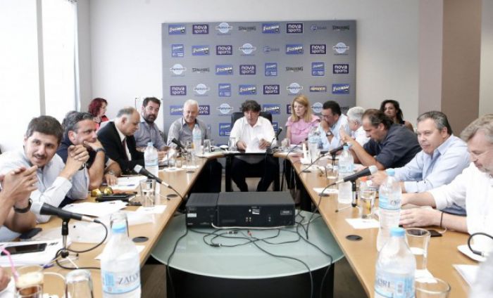 &Omicron;&rho;&iota;&sigma;&tau;&iota;&kappa;ό: &Sigma;&tau;&eta;&nu; &Epsilon;&Rho;&Tau; &tau;&omicron; &pi;&rho;&omega;&tau;ά&theta;&lambda;&eta;&mu;&alpha; &Alpha;1 &mu;&pi;ά&sigma;&kappa;&epsilon;&tau;!