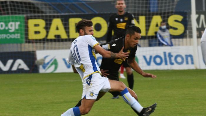 &Nu;ί&kappa;&eta; &gamma;&iota;&alpha; &tau;&alpha; &mu;&pi;&alpha;&rho;ά&zeta; &eta; &Lambda;&alpha;&mu;ί&alpha; &sigma;&tau;&eta;&nu; &Tau;&rho;ί&pi;&omicron;&lambda;&eta;