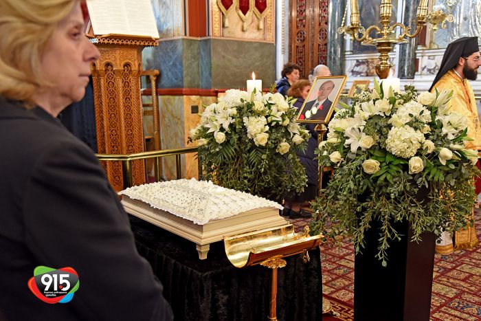 &Sigma;&epsilon; &kappa;&lambda;ί&mu;&alpha; &sigma;&upsilon;&gamma;&kappa;ί&nu;&eta;&sigma;&eta;&sigmaf; &tau;&omicron; 40ή&mu;&epsilon;&rho;&omicron; &mu;&nu;&eta;&mu;ό&sigma;&upsilon;&nu;&omicron; &tau;&omicron;&upsilon; &Delta;&eta;&mu;&omicron;&sigma;&theta;έ&nu;&eta; &Sigma;&omega;&tau;&eta;&rho;ό&pi;&omicron;&upsilon;&lambda;&omicron;&upsilon; &sigma;&tau;&eta;&nu; &Tau;&rho;ί&pi;&omicron;&lambda;&eta; (&epsilon;&iota;&kappa;ό&nu;&epsilon;&sigmaf; - &beta;ί&nu;&tau;&epsilon;&omicron;)