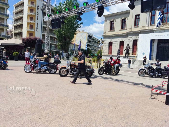 Με μηχανές Χάρλεϊ και ιστορικά αυτοκίνητα γέμισε η Πλατεία Άρεως στην Τρίπολη! (εικόνες - βίντεο)