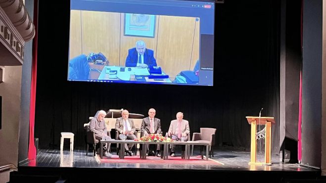 &Eta; &pi;&alpha;&rho;&omicron;&upsilon;&sigma;ί&alpha;&sigma;&eta; &tau;&eta;&sigmaf; &alpha;&upsilon;&tau;&omicron;&beta;&iota;&omicron;&gamma;&rho;&alpha;&phi;ί&alpha;&sigmaf; &tau;&omicron;&upsilon; &Nu;ί&kappa;&omicron;&upsilon; &Kappa;&alpha;&lambda;&tau;&epsilon;&zeta;&iota;ώ&tau;&eta; &sigma;&tau;&eta;&nu; &Tau;&rho;ί&pi;&omicron;&lambda;&eta; (&epsilon;&iota;&kappa;ό&nu;&epsilon;&sigmaf; - &beta;ί&nu;&tau;&epsilon;&omicron;)