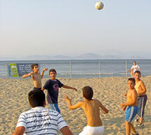 &Mu;&omicron;&nu;&alpha;&delta;&iota;&kappa;ή &epsilon;&mu;&pi;&epsilon;&iota;&rho;ί&alpha; &gamma;&iota;&alpha; &tau;&alpha; &pi;&alpha;&iota;&delta;&iota;ά &omicron;&iota; &kappa;&alpha;&tau;&alpha;&sigma;&kappa;&eta;&nu;ώ&sigma;&epsilon;&iota;&sigmaf; &sigma;&tau;&omicron; &Pi;&alpha;&rho;ά&lambda;&iota;&omicron; Ά&sigma;&tau;&rho;&omicron;&sigmaf;! (&epsilon;&iota;&kappa;ό&nu;&epsilon;&sigmaf;)