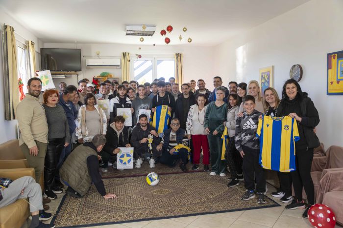 &Epsilon;&pi;ί&sigma;&kappa;&epsilon;&psi;&eta; &tau;&omicron;&upsilon; ASTERAS AKTOR &sigma;&tau;&omicron; &omicron;&iota;&kappa;&omicron;&tau;&rho;&omicron;&phi;&epsilon;ί&omicron; "&Sigma;&tau;&omicron;&rho;&gamma;ή" (&epsilon;&iota;&kappa;ό&nu;&epsilon;&sigmaf;)