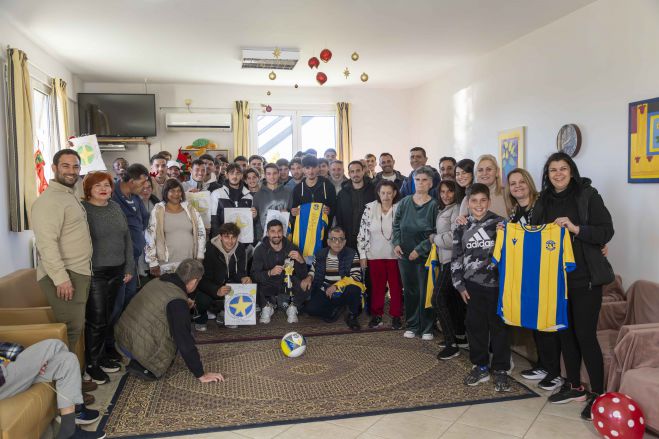 &Epsilon;&pi;ί&sigma;&kappa;&epsilon;&psi;&eta; &tau;&omicron;&upsilon; ASTERAS AKTOR &sigma;&tau;&omicron; &omicron;&iota;&kappa;&omicron;&tau;&rho;&omicron;&phi;&epsilon;ί&omicron; "&Sigma;&tau;&omicron;&rho;&gamma;ή" (&epsilon;&iota;&kappa;ό&nu;&epsilon;&sigmaf;)