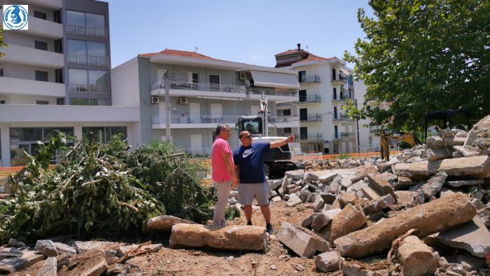Κώστας Τζιούμης: «Βελτιώνουμε την εικόνα της πόλης, προχωράμε στην ανάπλαση της πλατείας Μαντινείας» (vd)