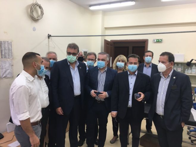 &Sigma;&tau;&omicron; &alpha;&kappa;&rho;&iota;&tau;&iota;&kappa;ό &Kappa;&alpha;&sigma;&tau;&epsilon;&lambda;ό&rho;&iota;&zeta;&omicron; &mu;&epsilon; &alpha;&pi;&omicron;&sigma;&tau;&omicron;&lambda;ή &tau;&omicron;&upsilon; &Pi;&alpha;&nu;&epsilon;&lambda;&lambda;ή&nu;&iota;&omicron;&upsilon; &Iota;&alpha;&tau;&rho;&iota;&kappa;&omicron;ύ &Sigma;&upsilon;&lambda;&lambda;ό&gamma;&omicron;&upsilon; &omicron; &Beta;&alpha;&sigma;ί&lambda;&eta;&sigmaf; &Psi;&upsilon;&chi;&omicron;&gamma;&upsilon;&iota;ό&sigmaf;