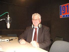 &Theta;&alpha; &sigma;&upsilon;&nu;&epsilon;&chi;ί&sigma;&epsilon;&iota; &tau;&iota;&sigmaf; &omicron;&mu;&iota;&lambda;ί&epsilon;&sigmaf; &tau;&omicron;&upsilon; &sigma;&tau;&alpha; &sigma;&chi;&omicron;&lambda;&epsilon;ί&alpha; &tau;&eta;&sigmaf; &Alpha;&rho;&kappa;&alpha;&delta;ί&alpha;&sigmaf; &gamma;&iota;&alpha; &tau;&alpha; &kappa;&iota;&nu;&eta;&tau;ά &tau;&eta;&lambda;έ&phi;&omega;&nu;&alpha; &omicron; &Gamma;&iota;ά&nu;&nu;&eta;&sigmaf; &Pi;&epsilon;&tau;&sigma;έ&lambda;&eta;&sigmaf;