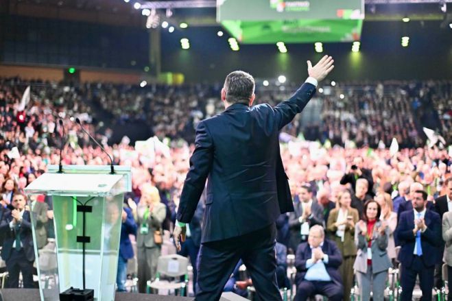 &Alpha;&nu;&delta;&rho;&omicron;&upsilon;&lambda;ά&kappa;&eta;&sigmaf; &sigma;&tau;&omicron; &Sigma;&upsilon;&nu;έ&delta;&rho;&iota;&omicron; &Pi;&Alpha;&Sigma;&Omicron;&Kappa;: "Ό&pi;&omicron;&iota;&omicron;&sigmaf; &beta;&lambda;έ&pi;&epsilon;&iota; &sigma;&upsilon;&nu;&epsilon;&rho;&gamma;&alpha;&sigma;ί&alpha; &mu;&epsilon; &tau;&eta; &Nu;&Delta;, &epsilon;ί&nu;&alpha;&iota; &epsilon;&kappa;&tau;ό&sigmaf; &pi;&rho;&alpha;&gamma;&mu;&alpha;&tau;&iota;&kappa;ό&tau;&eta;&tau;&alpha;&sigmaf;"