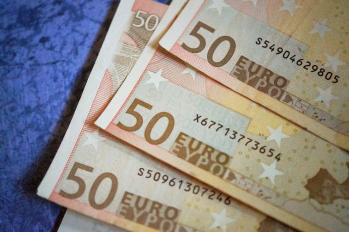 ΦΕΚ | Οι νέες κατηγορίες εργαζομένων που θα λάβουν τα 800 ευρώ