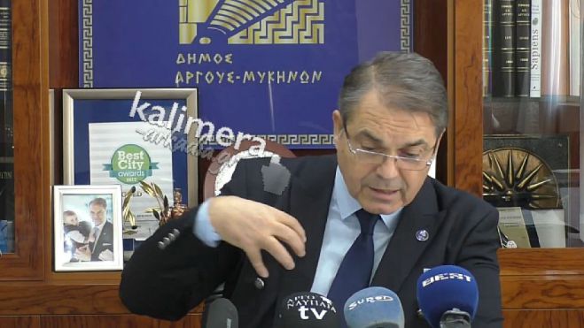 &Kappa;&alpha;&mu;&pi;ό&sigma;&omicron;&sigmaf;: "&Mu;ή&pi;&omega;&sigmaf; &beta;&iota;ά&zeta;&epsilon;&tau;&alpha;&iota; &omicron; &kappa;. &Nu;ί&kappa;&alpha;&sigmaf; &nu;&alpha; &kappa;&lambda;&epsilon;ί&sigma;&epsilon;&iota; &tau;&eta;&nu; &epsilon;&tau;&alpha;&iota;&rho;&epsilon;ί&alpha; &gamma;&iota;&alpha; &nu;&alpha; &mu;&eta;&nu; &alpha;&pi;&omicron;&delta;&epsilon;&iota;&chi;&theta;&epsilon;ί &pi;&omega;&sigmaf; &eta; &laquo;&Pi;&epsilon;&lambda;&omicron;&pi;ό&nu;&nu;&eta;&sigma;&omicron;&sigmaf; &Alpha;&Epsilon;&raquo; &delta;&epsilon; &chi;&rho;&omega;&sigma;&tau;ά &sigma;&tau;&eta;&nu; &Pi;&epsilon;&rho;&iota;&phi;έ&rho;&epsilon;&iota;&alpha; &kappa;&alpha;&iota; &delta;&epsilon;&nu; &chi;&rho;&epsilon;&iota;ά&zeta;&epsilon;&tau;&alpha;&iota; &kappa;&alpha;&mu;ί&alpha; &alpha;ύ&xi;&eta;&sigma;&eta; &mu;&epsilon;&tau;&omicron;&chi;&iota;&kappa;&omicron;ύ &kappa;&epsilon;&phi;&alpha;&lambda;&alpha;ί&omicron;&upsilon;;"