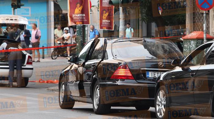 Έκρηξη στο αυτοκίνητο που επέβαινε ο Λουκάς Παπαδήμος - Στο Νοσοκομείο ο πρώην Πρωθυπουργός