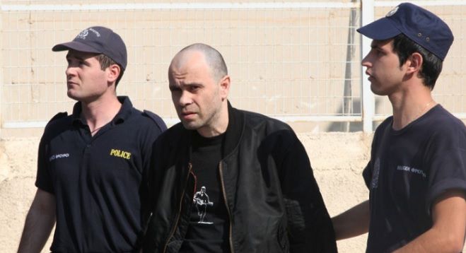 &Eta; &Alpha;&nu;&tau;&iota;&tau;&rho;&omicron;&mu;&omicron;&kappa;&rho;&alpha;&tau;&iota;&kappa;ή &psi;ά&chi;&nu;&epsilon;&iota; &kappa;&alpha;&iota; &sigma;&tau;&eta;&nu; &Alpha;&rho;&kappa;&alpha;&delta;ί&alpha; &tau;&omicron; &Mu;&alpha;&zeta;&iota;ώ&tau;&eta;