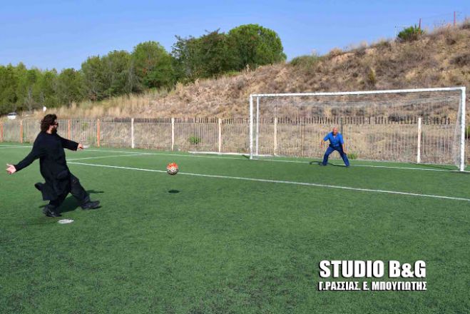 &Alpha;&rho;&gamma;&omicron;&lambda;ί&delta;&alpha; | &Omicron; &Iota;&epsilon;&rho;έ&alpha;&sigmaf; &pi;&omicron;&upsilon; &epsilon;ί&nu;&alpha;&iota; ... &sigma;&pi;&epsilon;&sigma;&iota;&alpha;&lambda;ί&sigma;&tau;&alpha;&sigmaf; &sigma;&tau;&iota;&sigmaf; &epsilon;&kappa;&tau;&epsilon;&lambda;έ&sigma;&epsilon;&iota;&sigmaf; &pi;έ&nu;&alpha;&lambda;&tau;&iota;! (vd)