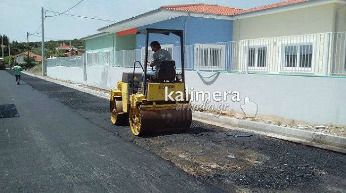 &Alpha;&sigma;&phi;&alpha;&lambda;&tau;ό&sigma;&tau;&rho;&omega;&sigma;&eta; &sigma;&tau;&omicron; &delta;&rho;ό&mu;&omicron; έ&xi;&omega; &alpha;&pi;ό &tau;&omicron; &Nu;&eta;&pi;&iota;&alpha;&gamma;&omega;&gamma;&epsilon;ί&omicron; &sigma;&tau;&eta;&nu; &pi;&epsilon;&rho;&iota;&omicron;&chi;ή &Phi;&iota;&lambda;&iota;&kappa;ώ&nu; (&epsilon;&iota;&kappa;ό&nu;&epsilon;&sigmaf;)