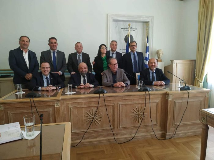 &ldquo;&Gamma;&epsilon;&rho;ή έ&nu;&epsilon;&sigma;&eta;&rdquo; &tau;&eta;&sigmaf; &Pi;&epsilon;&rho;&iota;&phi;έ&rho;&epsilon;&iota;&alpha;&sigmaf; &Pi;&epsilon;&lambda;&omicron;&pi;&omicron;&nu;&nu;ή&sigma;&omicron;&upsilon; &pi;&rho;&omicron;&sigmaf; &tau;&iota;&sigmaf; &iota;&delta;&iota;&omega;&tau;&iota;&kappa;έ&sigmaf; &epsilon;&pi;&iota;&chi;&epsilon;&iota;&rho;ή&sigma;&epsilon;&iota;&sigmaf;!