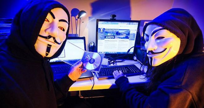 Anonymous Greece | "&Chi;&tau;ύ&pi;&eta;&sigma;&alpha;&nu;" &tau;&iota;&sigmaf; &iota;&sigma;&tau;&omicron;&sigma;&epsilon;&lambda;ί&delta;&epsilon;&sigmaf; &tau;&eta;&sigmaf; &beta;&omicron;&upsilon;&lambda;ή&sigmaf;, &tau;&eta;&sigmaf; &alpha;&sigma;&tau;&upsilon;&nu;&omicron;&mu;ί&alpha;&sigmaf; &kappa;&alpha;&iota; &tau;&omega;&nu; &epsilon;&nu;ό&pi;&lambda;&omega;&nu; &delta;&upsilon;&nu;ά&mu;&epsilon;&omega;&nu; &sigma;&tau;&eta;&nu; &Alpha;&lambda;&beta;&alpha;&nu;ί&alpha;!