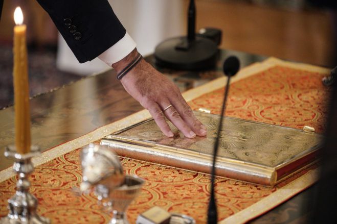 &Sigma;&tau;&iota;&sigmaf; 15 &Delta;&epsilon;&kappa;&epsilon;&mu;&beta;&rho;ί&omicron;&upsilon; &eta; &tau;&epsilon;&lambda;&epsilon;&tau;ή &omicron;&rho;&kappa;&omega;&mu;&omicron;&sigma;ί&alpha;&sigmaf; &sigma;&tau;&omicron;&nu; &Delta;ή&mu;&omicron; &Tau;&rho;ί&pi;&omicron;&lambda;&eta;&sigmaf;