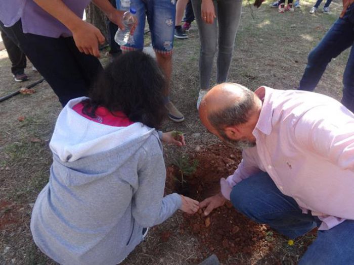 Στο κήπο του ΕΠΑΛ Άστρους μαθητές από το Ειδικό Σχολείο Μαντινείας και το ΚΔΑΠ Β. Κυνουρίας!