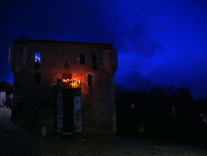 &Chi;&rho;&iota;&sigma;&tau;&omicron;&upsilon;&gamma;&epsilon;&nu;&nu;&iota;ά&tau;&iota;&kappa;&alpha; &phi;&omega;&tau;ά&kappa;&iota;&alpha; &sigma;&tau;&omicron;&nu; &Pi;ύ&rho;&gamma;&omicron; &Tau;&rho;&iota;&kappa;&alpha;&lambda;ί&tau;&eta;! (&epsilon;&iota;&kappa;ό&nu;&epsilon;&sigmaf;)