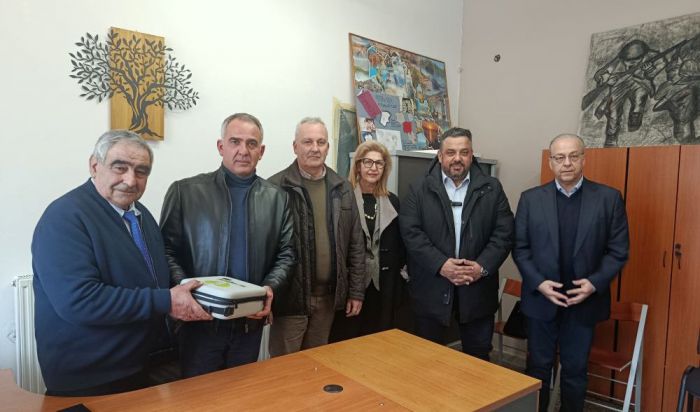 &Tau;&omicron; &Epsilon;&pi;&iota;&mu;&epsilon;&lambda;&eta;&tau;ή&rho;&iota;&omicron; &Alpha;&rho;&kappa;&alpha;&delta;ί&alpha;&sigmaf; &delta;ί&pi;&lambda;&alpha; &sigma;&tau;&eta;&nu; &epsilon;&kappa;&pi;&alpha;&iota;&delta;&epsilon;&upsilon;&tau;&iota;&kappa;ή &kappa;&omicron;&iota;&nu;ό&tau;&eta;&tau;&alpha; | &Delta;&omega;&rho;&epsilon;ά &alpha;&pi;&iota;&nu;&iota;&delta;&omega;&tau;ή &sigma;&tau;&omicron; 1&omicron; &Epsilon;&rho;&gamma;&alpha;&sigma;&tau;&eta;&rho;&iota;&alpha;&kappa;ό &Kappa;έ&nu;&tau;&rho;&omicron; &Tau;&rho;ί&pi;&omicron;&lambda;&eta;&sigmaf;