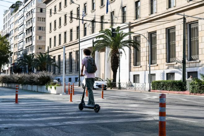 &Eta;&lambda;&epsilon;&kappa;&tau;&rho;&iota;&kappa;ά &pi;&alpha;&tau;ί&nu;&iota;&alpha; | &Mu;&omicron;&nu;ό&delta;&rho;&omicron;&mu;&omicron;&sigmaf; &nu;&alpha; &mu;&pi;&epsilon;&iota; &omicron; &Kappa;.&Omicron;.&Kappa;. &sigma;&tau;&alpha; &sigma;&chi;&omicron;&lambda;&epsilon;ί&alpha; &gamma;&iota;&alpha; &tau;&omicron;&upsilon;&sigmaf; &alpha;&nu;ή&lambda;&iota;&kappa;&omicron;&upsilon;&sigmaf; &omicron;&delta;&eta;&gamma;&omicron;ύ&sigmaf; (video)