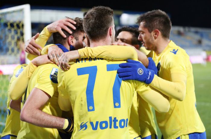 &Eta; &mu;&epsilon;&gamma;ά&lambda;&eta; &nu;ί&kappa;&eta; &tau;&omicron;&upsilon; &Alpha;&sigma;&tau;έ&rho;&alpha; ... &mu;έ&sigma;&alpha; &alpha;&pi;ό &epsilon;&iota;&kappa;ό&nu;&epsilon;&sigmaf;!