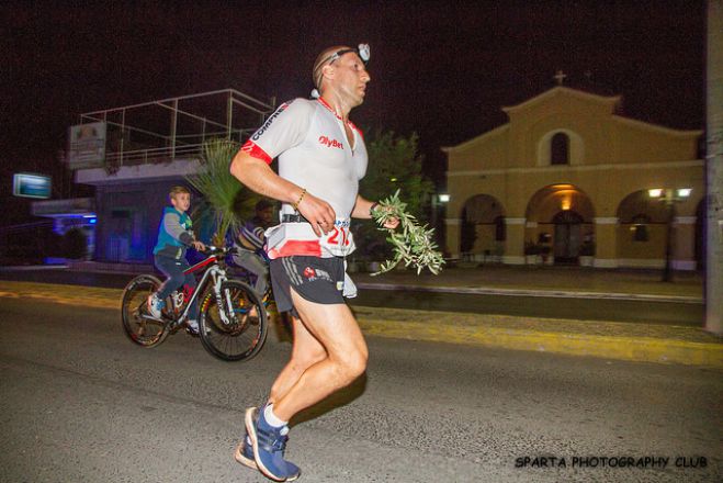 &Omicron; &Alpha;Lexander Sorokin &alpha;&pi;ό &tau;&eta;&nu; &Lambda;&iota;&theta;&omicron;&upsilon;&alpha;&nu;ί&alpha; &epsilon;ί&nu;&alpha;&iota; &omicron; &mu;&epsilon;&gamma;ά&lambda;&omicron;&sigmaf; &nu;&iota;&kappa;&eta;&tau;ή&sigmaf; &tau;&omicron;&upsilon; 35&omicron;&upsilon; "&Sigma;&pi;ά&rho;&tau;&alpha;&theta;&lambda;&omicron;&nu;" (vd)