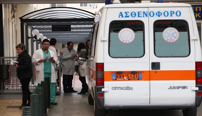 Σε διαθεσιμότητα τέθηκαν έξι οδηγοί ασθενοφόρων του Παναρκαδικού Νοσοκομείου …