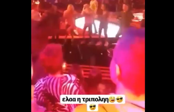&Epsilon;&kappa;&pi;&lambda;&eta;&kappa;&tau;&iota;&kappa;ό | &Pi;&alpha;&iota;&delta;&iota;ά &alpha;&pi;ό &tau;&eta;&nu; &Tau;&rho;ί&pi;&omicron;&lambda;&eta; &chi;&omicron;&rho;&epsilon;ύ&omicron;&upsilon;&nu; &delta;&eta;&mu;&omicron;&tau;&iota;&kappa;ά &tau;&rho;&alpha;&gamma;&omicron;ύ&delta;&iota;&alpha; &sigma;&tau;&omicron; &sigma;&tau;&omicron;ύ&nu;&tau;&iota;&omicron; &tau;&omicron;&upsilon; Voice! (vd)