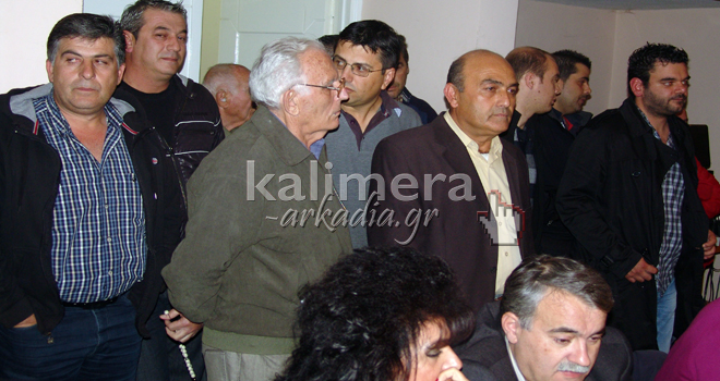 &Nu;έ&alpha; &alpha;&nu;&alpha;&beta;&omicron;&lambda;ή &alpha;&pi;ό&phi;&alpha;&sigma;&eta;&sigmaf; &gamma;&iota;&alpha; &tau;&alpha; &alpha;&iota;&tau;ή&mu;&alpha;&tau;&alpha; &tau;&omega;&nu; &omicron;&delta;&eta;&gamma;ώ&nu; &tau;&alpha;&xi;ί &kappa;&alpha;&iota; έ&nu;&tau;&alpha;&sigma;&eta; &sigma;&tau;&omicron; &Delta;&eta;&mu;&omicron;&tau;&iota;&kappa;ό &Sigma;&upsilon;&mu;&beta;&omicron;ύ&lambda;&iota;&omicron; &Tau;&rho;ί&pi;&omicron;&lambda;&eta;&sigmaf; (video)