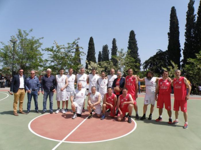 &Mu;ί&alpha; &xi;&epsilon;&chi;&omega;&rho;&iota;&sigma;&tau;ή &mu;έ&rho;&alpha; &gamma;&iota;&alpha; &tau;&omicron;&nu; &Pi;ή&gamma;&alpha;&sigma;&omicron; Ά&sigma;&tau;&rho;&omicron;&upsilon;&sigmaf;! (vd)