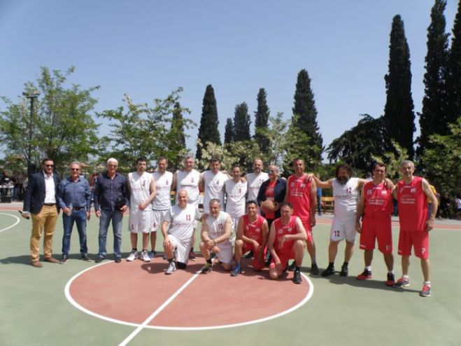 &Mu;ί&alpha; &xi;&epsilon;&chi;&omega;&rho;&iota;&sigma;&tau;ή &mu;έ&rho;&alpha; &gamma;&iota;&alpha; &tau;&omicron;&nu; &Pi;ή&gamma;&alpha;&sigma;&omicron; Ά&sigma;&tau;&rho;&omicron;&upsilon;&sigmaf;! (vd)