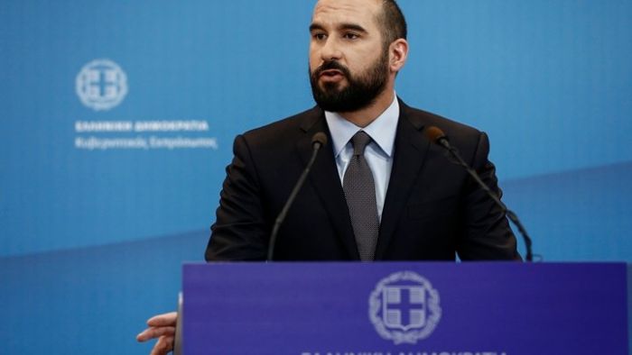 &Delta;. &Tau;&zeta;&alpha;&nu;&alpha;&kappa;ό&pi;&omicron;&upsilon;&lambda;&omicron;&sigmaf;: "&Delta;&epsilon;&nu; &theta;&alpha; &epsilon;&pi;&iota;&tau;&rho;έ&psi;&omicron;&upsilon;&mu;&epsilon; &eta; &Epsilon;&lambda;&lambda;ά&delta;&alpha; &nu;&alpha; &gamma;ί&nu;&epsilon;&iota; &Kappa;&omicron;&lambda;&omicron;&mu;&beta;ί&alpha; - &Nu;&alpha; &sigma;&tau;&alpha;&mu;&alpha;&tau;ή&sigma;&epsilon;&iota; &omicron; &kappa;. &Mu;&eta;&tau;&sigma;&omicron;&tau;ά&kappa;&eta;&sigmaf; &nu;&alpha; &kappa;&alpha;&lambda;ύ&pi;&tau;&epsilon;&iota; &tau;&omicron;&nu; &Beta;. &Mu;&alpha;&rho;&iota;&nu;ά&kappa;&eta;"