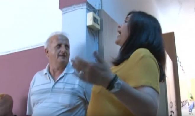 Νέος καυγάς με τη Νικολάκου: «Φέρε μου την απόφαση, αγόρι μου, μην σου δώσω και πέσεις κάτω από τις σκάλες» (vd)