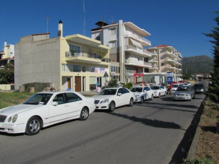 &Epsilon;&xi;&epsilon;&tau;ά&sigma;&epsilon;&iota;&sigmaf; &gamma;&iota;&alpha; &epsilon;&iota;&delta;&iota;&kappa;ή ά&delta;&epsilon;&iota;&alpha; &tau;&alpha;&xi;ί &sigma;&tau;&eta;&nu; &Tau;&rho;ί&pi;&omicron;&lambda;&eta;