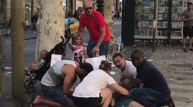 Τρόμος στη Βαρκελώνη| 13 νεκροί, 100 τραυματίες (τρεις Έλληνες) - Την ευθύνη ανέλαβε το Ισλαμικό Κράτος