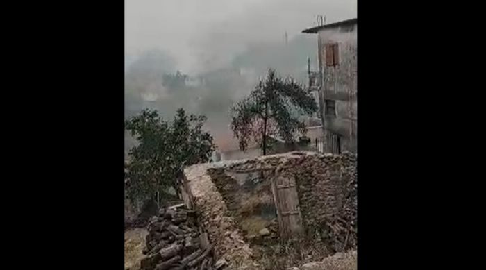 Κάηκαν σπίτια στη Χώρα Γορτυνίας | «Καταστράφηκαν οι κόποι μιας ζωής σε δύο λεπτά»  (vd)