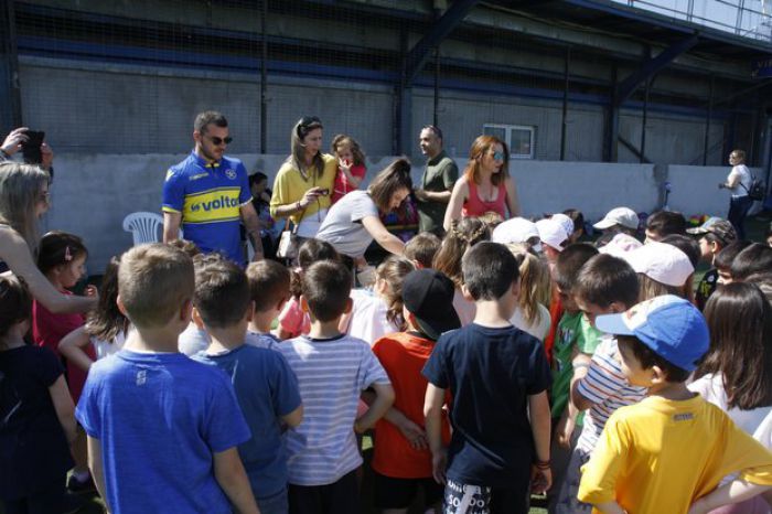 &Tau;&omicron; 7&omicron; &Nu;&eta;&pi;&iota;&alpha;&gamma;&omega;&gamma;&epsilon;ί&omicron; &Tau;&rho;ί&pi;&omicron;&lambda;&eta;&sigmaf; &sigma;&tau;&iota;&sigmaf; &epsilon;&gamma;&kappa;&alpha;&tau;&alpha;&sigma;&tau;ά&sigma;&epsilon;&iota;&sigmaf; &tau;&omicron;&upsilon; &Alpha;&sigma;&tau;έ&rho;&alpha; (vd)