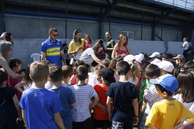 &Tau;&omicron; 7&omicron; &Nu;&eta;&pi;&iota;&alpha;&gamma;&omega;&gamma;&epsilon;ί&omicron; &Tau;&rho;ί&pi;&omicron;&lambda;&eta;&sigmaf; &sigma;&tau;&iota;&sigmaf; &epsilon;&gamma;&kappa;&alpha;&tau;&alpha;&sigma;&tau;ά&sigma;&epsilon;&iota;&sigmaf; &tau;&omicron;&upsilon; &Alpha;&sigma;&tau;έ&rho;&alpha; (vd)