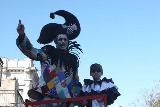 &Xi;&epsilon;&kappa;ί&nu;&eta;&sigma;&epsilon; &tau;&omicron; &Pi;&alpha;&tau;&rho;&iota;&nu;ό &Kappa;&alpha;&rho;&nu;&alpha;&beta;ά&lambda;&iota;!