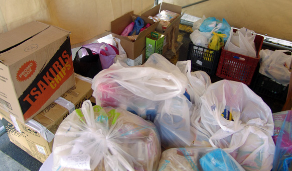 &Tau;&rho;ό&phi;&iota;&mu;&alpha; &kappa;&alpha;&iota; &epsilon;ί&delta;&eta; &pi;&rho;ώ&tau;&eta;&sigmaf; &alpha;&nu;ά&gamma;&kappa;&eta;&sigmaf;  &gamma;&iota;&alpha; &phi;&tau;&omega;&chi;έ&sigmaf; &omicron;&iota;&kappa;&omicron;&gamma;έ&nu;&epsilon;&iota;&epsilon;&sigmaf; &sigma;&epsilon; &Tau;&rho;ί&pi;&omicron;&lambda;&eta;, &Delta;&eta;&mu;&eta;&tau;&sigma;ά&nu;&alpha; &kappa;&alpha;&iota; &Mu;&epsilon;&gamma;&alpha;&lambda;ό&pi;&omicron;&lambda;&eta; (vd