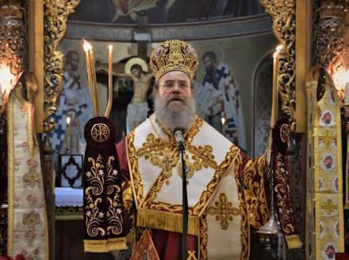 &Omicron; &Alpha;&rho;&kappa;ά&sigmaf; &Mu;&eta;&tau;&rho;&omicron;&pi;&omicron;&lambda;ί&tau;&eta;&sigmaf; &Iota;&epsilon;&rho;&iota;&sigma;&sigma;&omicron;ύ &Theta;&epsilon;ό&kappa;&lambda;&eta;&tau;&omicron;&sigmaf;: &laquo;&Mu;&epsilon;&gamma;ά&lambda;&epsilon;&sigmaf; &tau;&sigma;έ&pi;&epsilon;&sigmaf; έ&chi;&omicron;&upsilon;&mu;&epsilon; &pi;&omicron;&lambda;&lambda;&omicron;ί &pi;&alpha;&pi;ά&delta;&epsilon;&sigmaf; &kappa;&alpha;&iota; &delta;&epsilon;&sigma;&pi;&omicron;&tau;ά&delta;&epsilon;&sigmaf;&raquo;