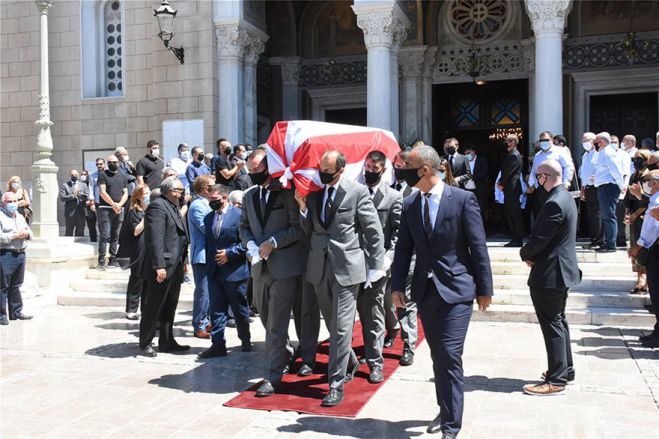 &Mu;&epsilon; &chi;&epsilon;&iota;&rho;&omicron;&kappa;&rho;&omicron;&tau;ή&mu;&alpha;&tau;&alpha; &kappa;&alpha;&iota; &tau;&eta;&nu; &iota;&alpha;&chi;ή &laquo;&Omicron;&lambda;&upsilon;&mu;&pi;&iota;&alpha;&kappa;ό&sigmaf;, &Omicron;&lambda;&upsilon;&mu;&pi;&alpha;&kappa;ό&sigmaf;&raquo; &tau;&omicron; &tau;&epsilon;&lambda;&epsilon;&upsilon;&tau;&alpha;ί&omicron; "&alpha;&nu;&tau;ί&omicron;" &sigma;&tau;&omicron;&nu; &Sigma;ά&beta;&beta;&alpha; &Theta;&epsilon;&omicron;&delta;&omega;&rho;ί&delta;&eta; (vd)