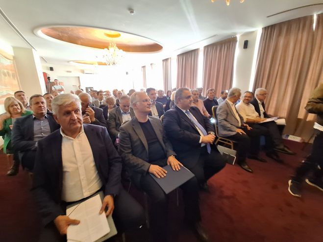 ΠΕΔ Πελοποννήσου | Οι δήμαρχοι ζητούν κατακόρυφη αύξηση πόρων και ενίσχυση των Δήμων με νέο προσωπικό